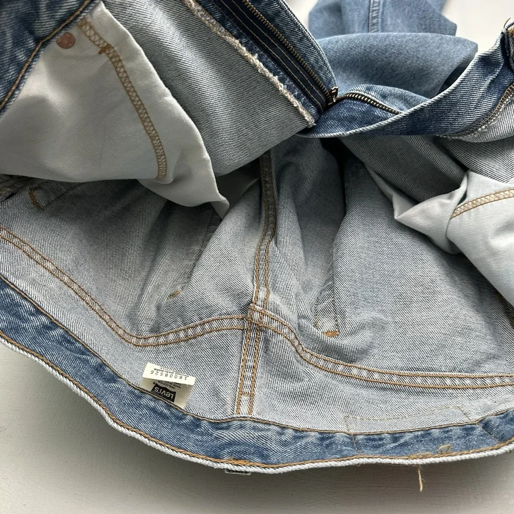 VTG Levi's 560 Loose taper Jeans Men's 34x32 Light Blue Denim Baggy Y2K Colombia
